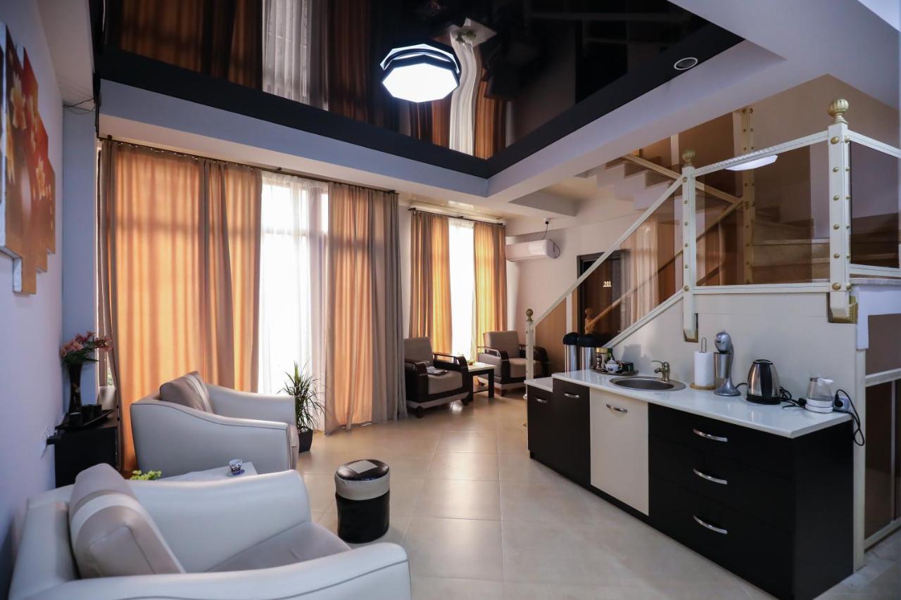 Hotel Sagu Kutaisi Zewnętrze zdjęcie